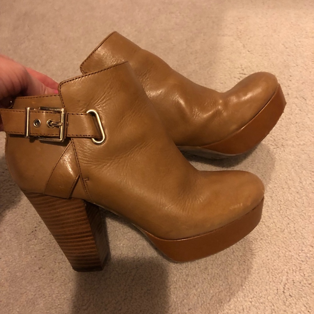 Gianni Bini booties